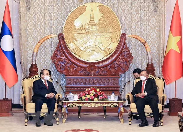 Chủ tịch nước Nguyễn Xuân Phúc hội kiến Thủ tướng Chính phủ Lào