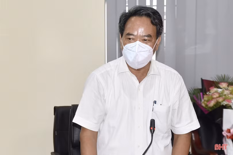 Tiếp tục siết chặt kỷ luật, kỷ cương hành chính, nâng cao đạo đức công vụ