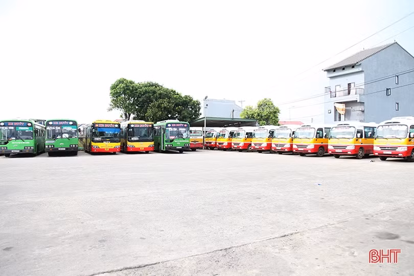 Xe buýt ở Hà Tĩnh chấp hành nghiêm việc dừng hoạt động, đảm bảo phòng chống dịch COVID-19