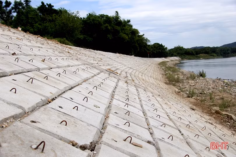 “Chạy đua” với thời gian trên các công trình phòng lũ ở Hương Sơn