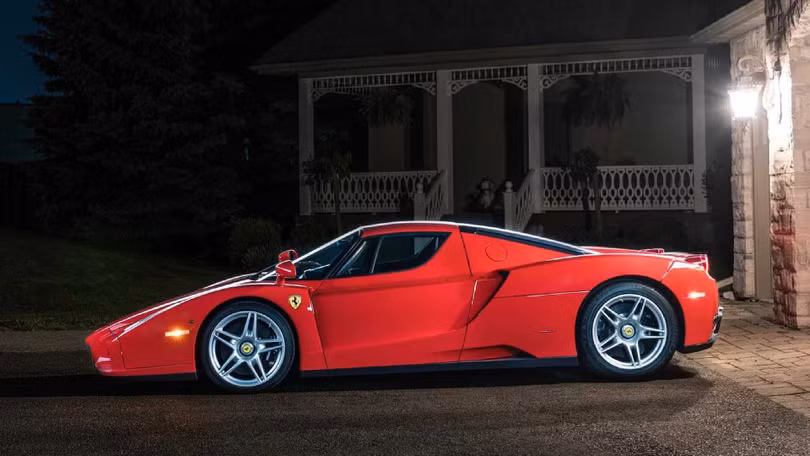Siêu xe Ferrari Enzo hàng hiếm được bán với giá 3,8 triệu USD