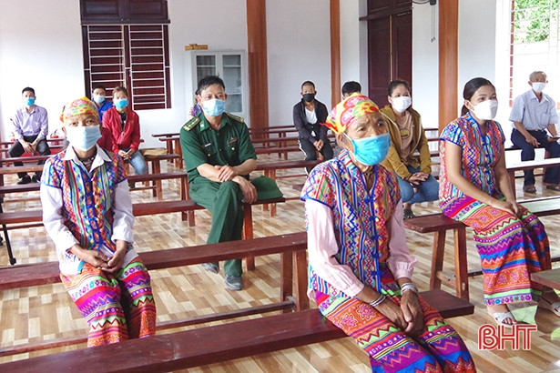 Bà con dân tộc Chứt đón Tết Lấp lỗ