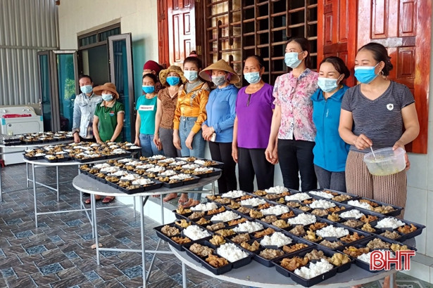 Huyện Kỳ Anh nấu hơn 41.500 suất cơm phục vụ khu cách ly tập trung