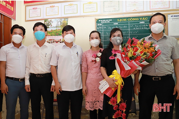 Trao 130 suất quà cho nạn nhân chất độc da cam ở Nghi Xuân