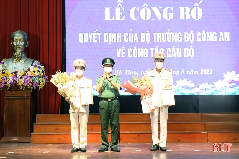Công an Hà Tĩnh công bố quyết định điều động, bổ nhiệm 5 vị trí trong lực lượng