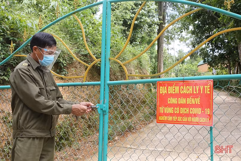 Giám sát nghiêm ngặt việc thực hiện cách ly tại nhà ở Hương Khê