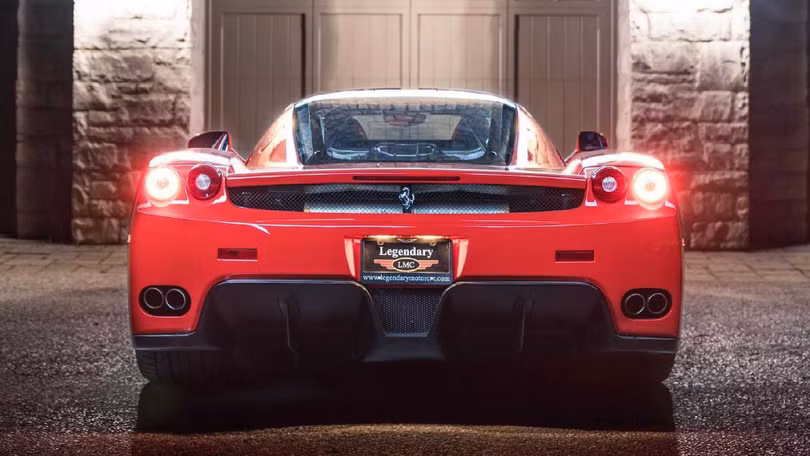 Siêu xe Ferrari Enzo hàng hiếm được bán với giá 3,8 triệu USD