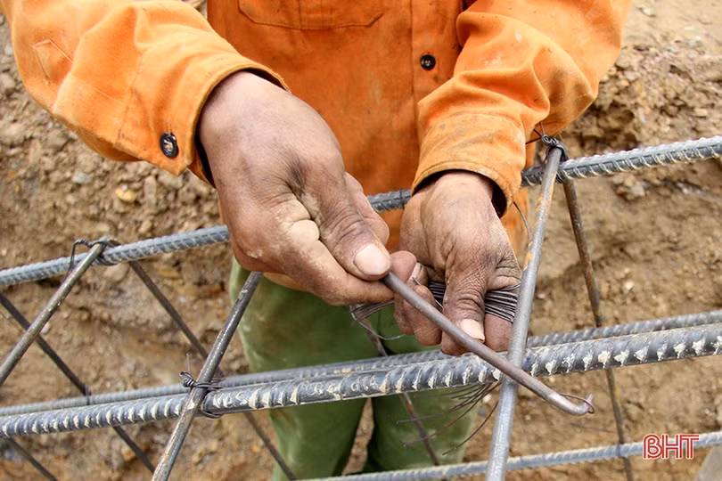 “Chạy đua” với thời gian trên các công trình phòng lũ ở Hương Sơn