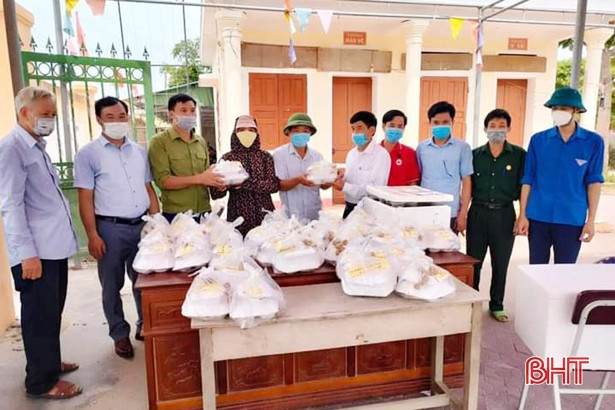 Lộc Hà vận động khoảng 700 triệu đồng hỗ trợ con em về quê từ vùng dịch 