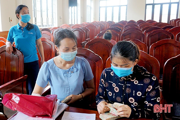 Hỗ trợ vốn phát triển kinh tế cho phụ nữ khó khăn Hương Khê