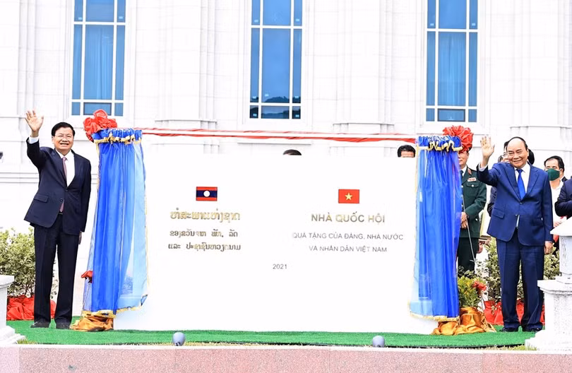 Hình ảnh Chủ tịch nước dự Lễ bàn giao Tòa Nhà Quốc hội mới cho Lào