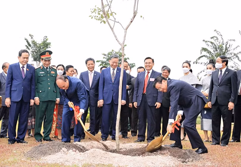 Hình ảnh Chủ tịch nước dự Lễ bàn giao Tòa Nhà Quốc hội mới cho Lào