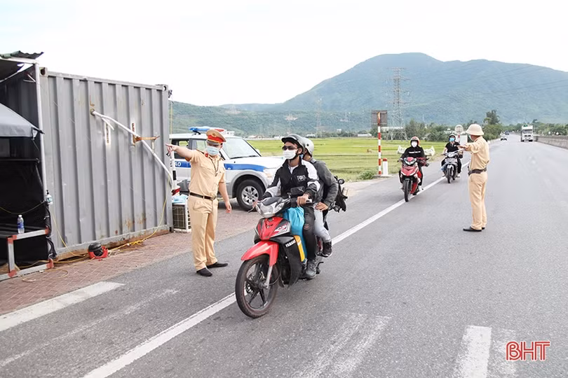 Hà Tĩnh kiên quyết xử lý nghiêm phương tiện vận tải khách vi phạm phòng chống dịch