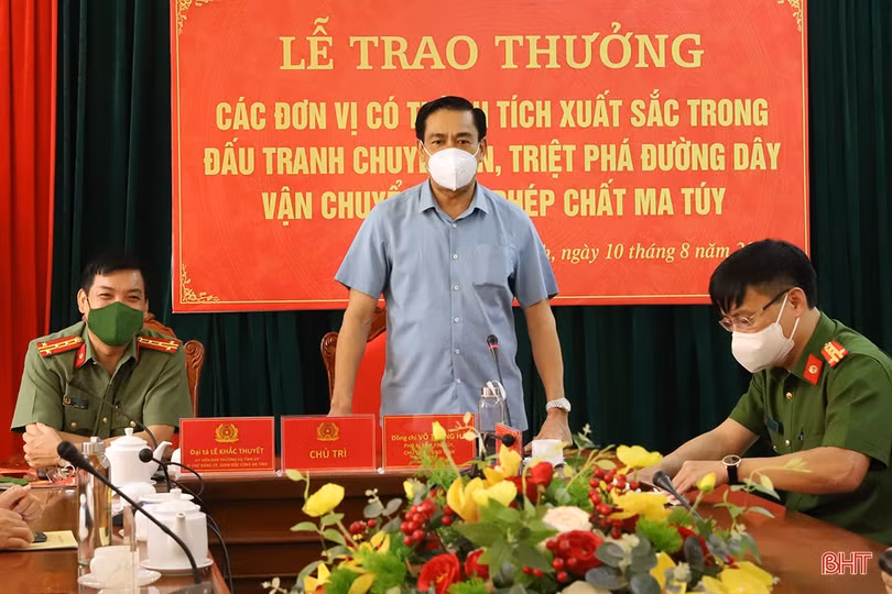 Trao thưởng các lực lượng có thành tích xuất sắc trong đấu tranh chuyên án ma túy ở Hà Tĩnh