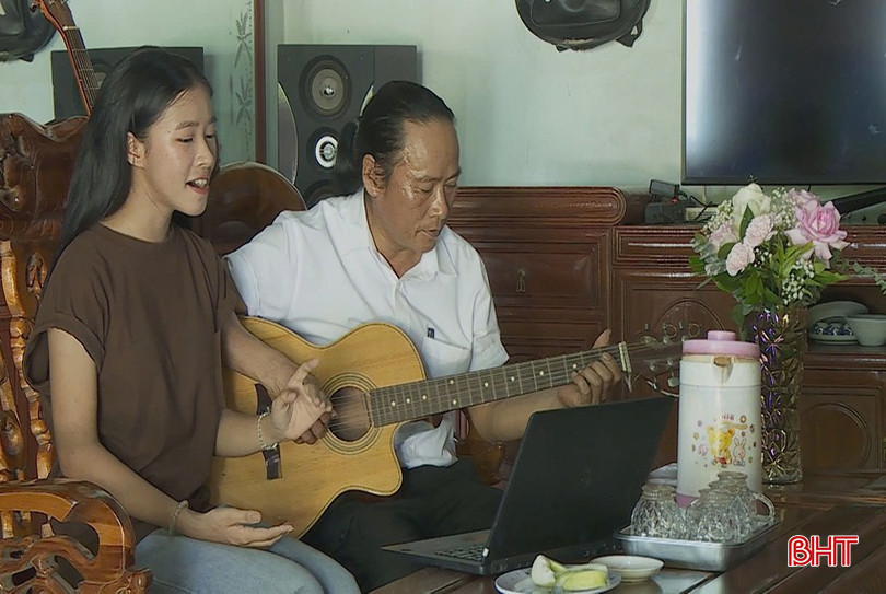 Khánh Thơ và bố cùng hòa mình trong niềm đam mê âm nhạc bqbht_br_khanh-tho.jpg