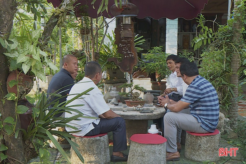 Điểm hẹn quen thuộc của những người yêu thích đồ cổ bqbht_br_hoi-ban.jpg