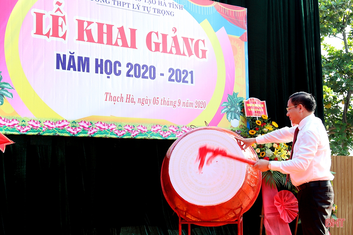 Bí thư Tỉnh ủy Lê Đình Sơn: Phát huy truyền thống học tập của ngôi trường mang tên anh hùng Lý Tự Trọng