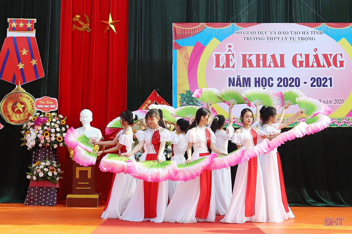 Bí thư Tỉnh ủy Lê Đình Sơn: Phát huy truyền thống học tập của ngôi trường mang tên anh hùng Lý Tự Trọng