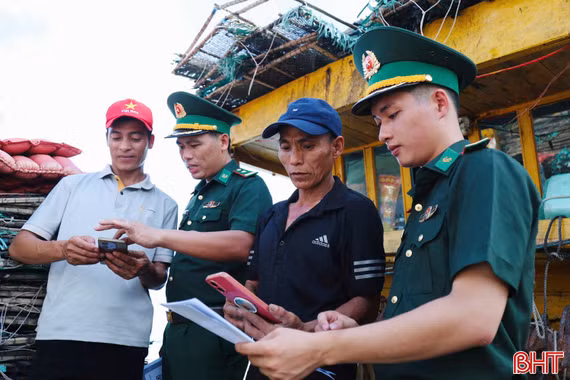 “Cánh tay nối dài” giữ bình yên trên biển