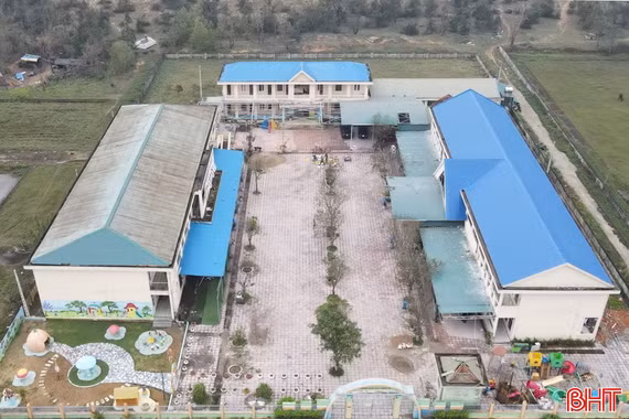 Khắc phục dứt điểm tình trạng những ngôi trường bị tốc mái sau mưa bão