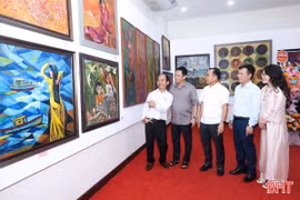 Khai mạc Triển lãm mỹ thuật "Khát vọng" của họa sĩ Lê Quang Lĩnh