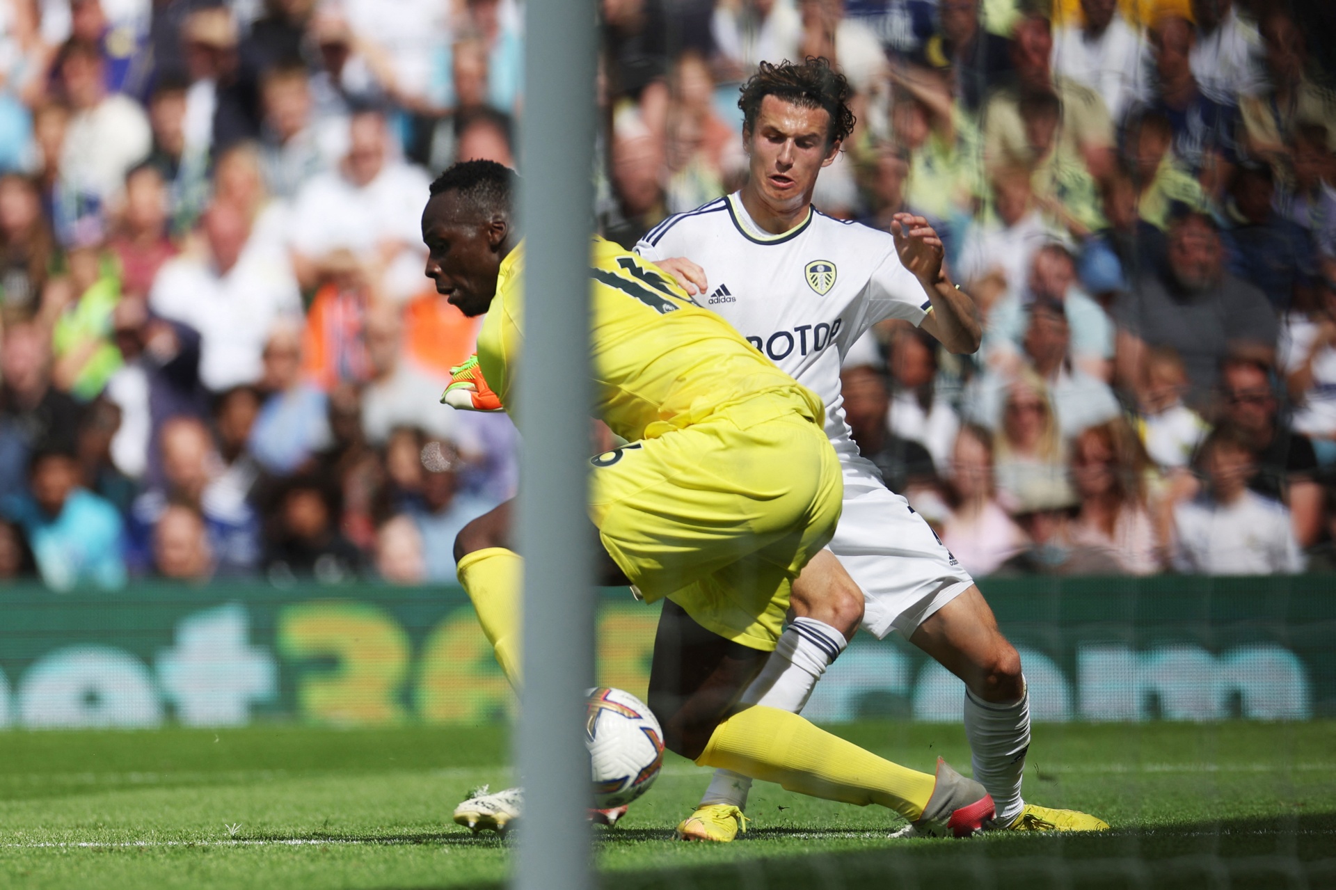 Chelsea thua Leeds 0-3