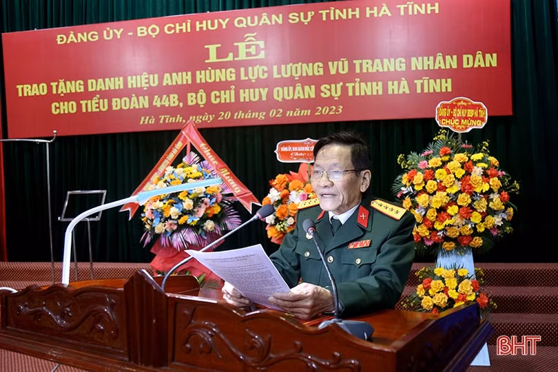 Trao danh hiệu Anh hùng LLVT nhân dân cho Tiểu đoàn 44B