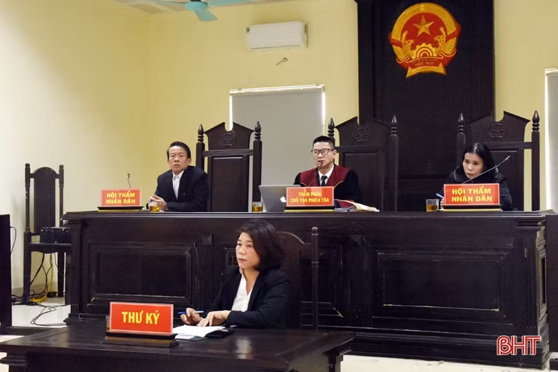 Đẩy chủ nhà ngã để cướp 1 con gà, “bóc lịch” 7 năm rưỡi