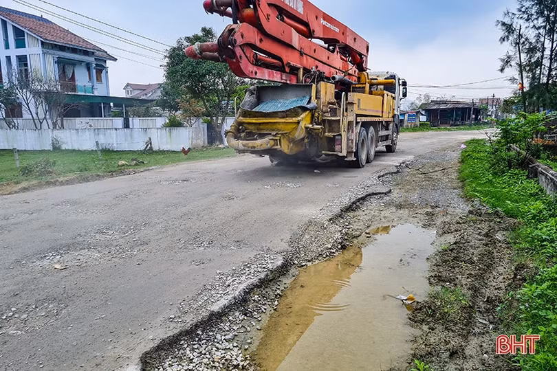 Tuyến đường hơn 12 năm chưa hoàn thành, người dân Kỳ Ninh vất vả đi lại!