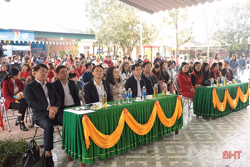 Phụ nữ Cẩm Xuyên sôi nổi tham gia ngày hội khởi nghiệp năm 2023