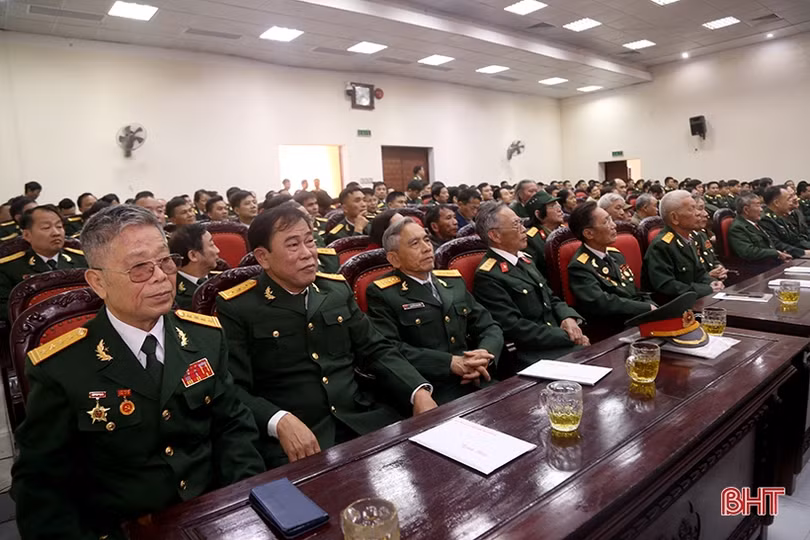 Trao danh hiệu Anh hùng LLVT nhân dân cho Tiểu đoàn 44B