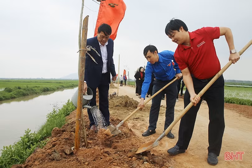 Sôi nổi ra quân Tháng Thanh niên 2023 tại Hà Tĩnh 