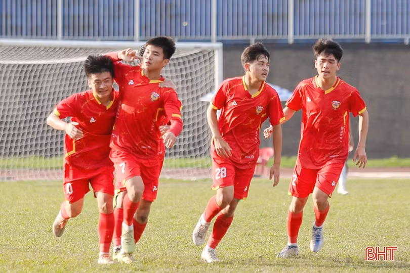 U17 Hồng Lĩnh Hà Tĩnh rộng cửa vào Vòng chung kết quốc gia?
