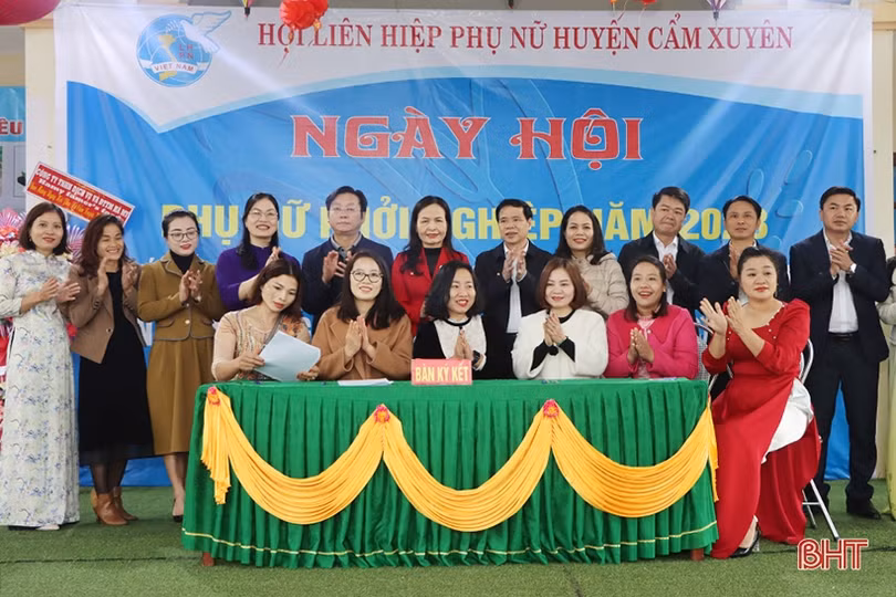 Phụ nữ Cẩm Xuyên sôi nổi tham gia ngày hội khởi nghiệp năm 2023