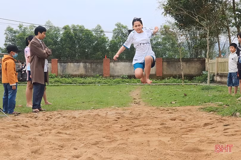 Học sinh Vũ Quang tranh tài tại Đại hội Điền kinh - Thể thao