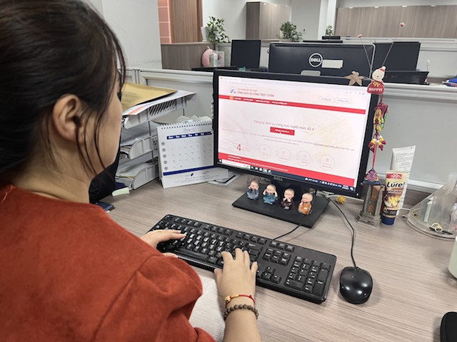 Bộ GTVT chỉ đạo “nóng” về việc khó đổi giấy phép lái xe qua mạng