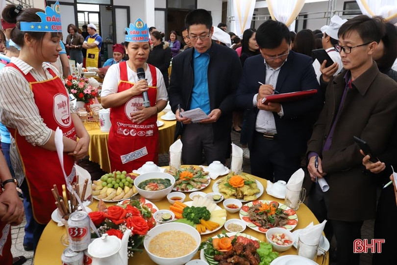 Sôi nổi hội thi nấu ăn của Trung tâm Y tế huyện Hương Sơn