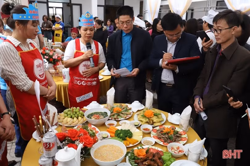 Sôi nổi hội thi nấu ăn của Trung tâm Y tế huyện Hương Sơn