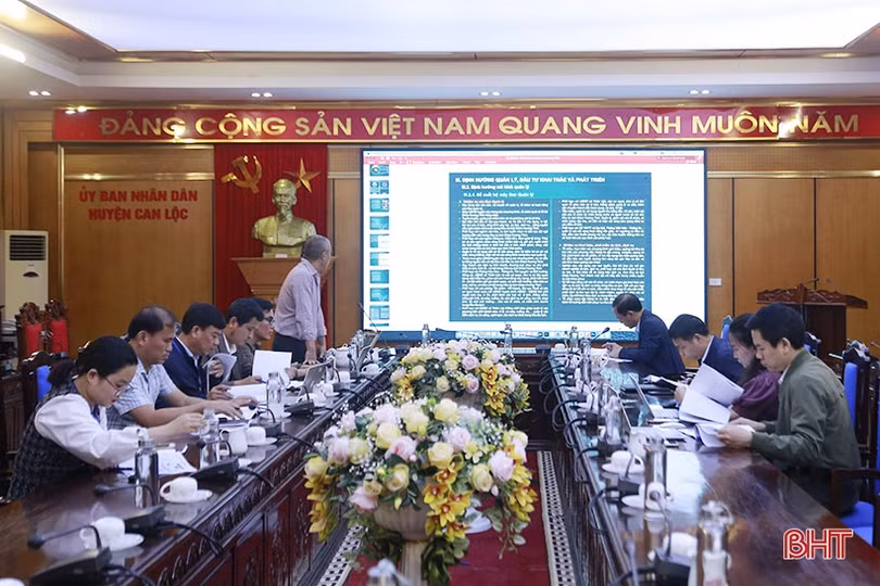 Tiếp tục bổ sung, hoàn thiện đề án phát triển du lịch chùa Hương Tích