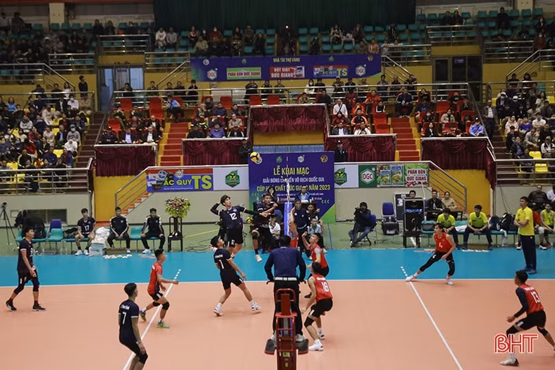 Bóng chuyền nam Hà Tĩnh ngược dòng kịch tính trước Đà Nẵng