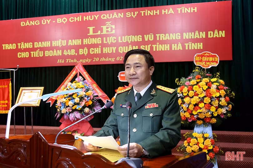 Trao danh hiệu Anh hùng LLVT nhân dân cho Tiểu đoàn 44B