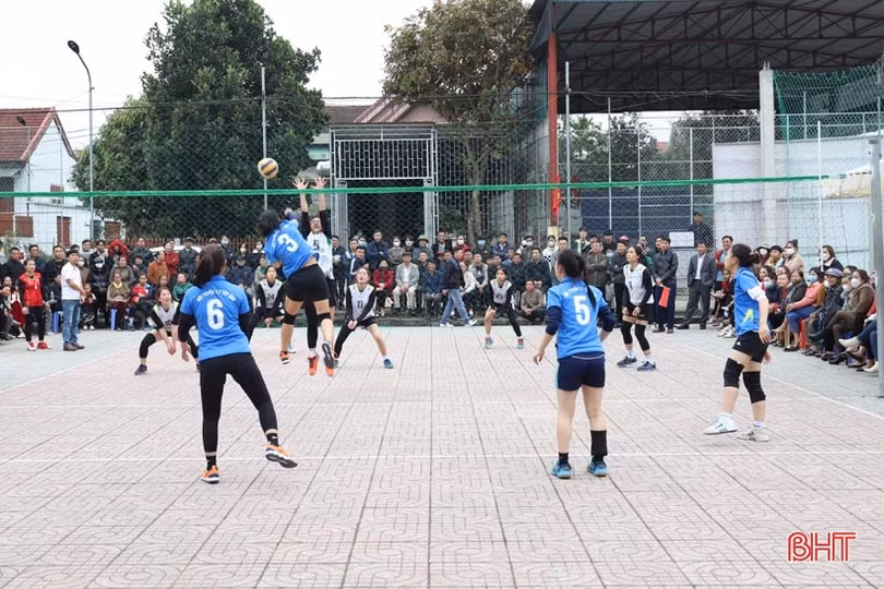 Đội Sơn Kim 1 xuất sắc giành giải nhất bóng chuyền nữ Hương Sơn