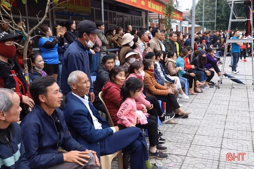 Đội Sơn Kim 1 xuất sắc giành giải nhất bóng chuyền nữ Hương Sơn