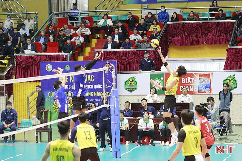 Đội bóng chuyền nam Hà Tĩnh thua đầy tiếc nuối trước Sannest Khánh Hòa