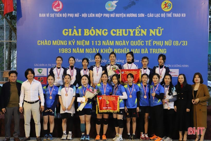 Đội Sơn Kim 1 xuất sắc giành giải nhất bóng chuyền nữ Hương Sơn