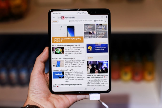 Smartphone gập của Samsung mất giá 90% sau ba năm