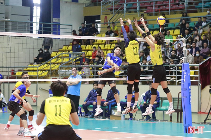 Đội bóng chuyền nam Hà Tĩnh thua đầy tiếc nuối trước Sannest Khánh Hòa