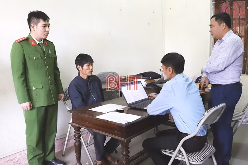 Hà Tĩnh: Bắt giữ 2 đối tượng vận chuyển 31 kg ma túy trong 2 bao tải lớn