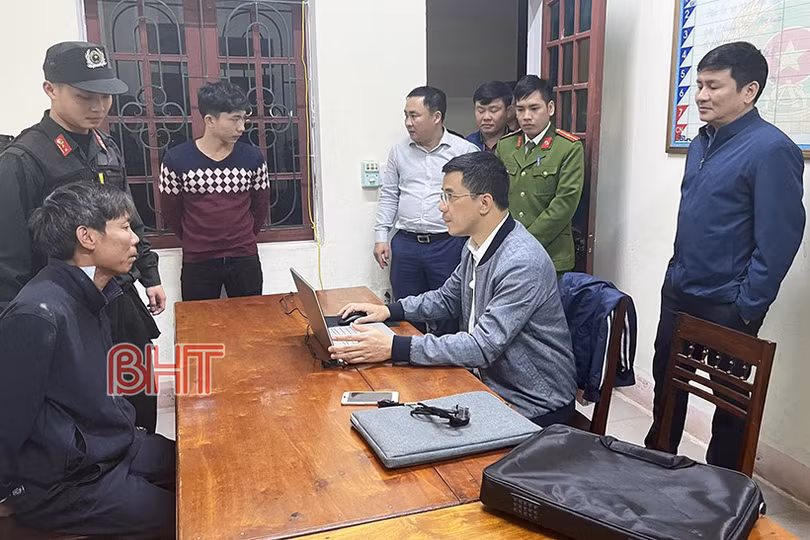 Hà Tĩnh: Bắt giữ 2 đối tượng vận chuyển 31 kg ma túy trong 2 bao tải lớn