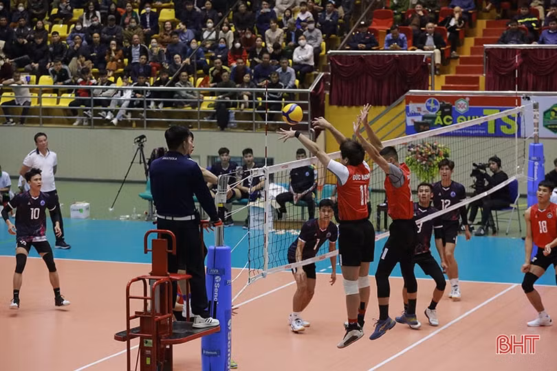 Bóng chuyền nam Hà Tĩnh ngược dòng kịch tính trước Đà Nẵng